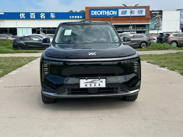 IM Motors LS9 — Фото автомобиля 13