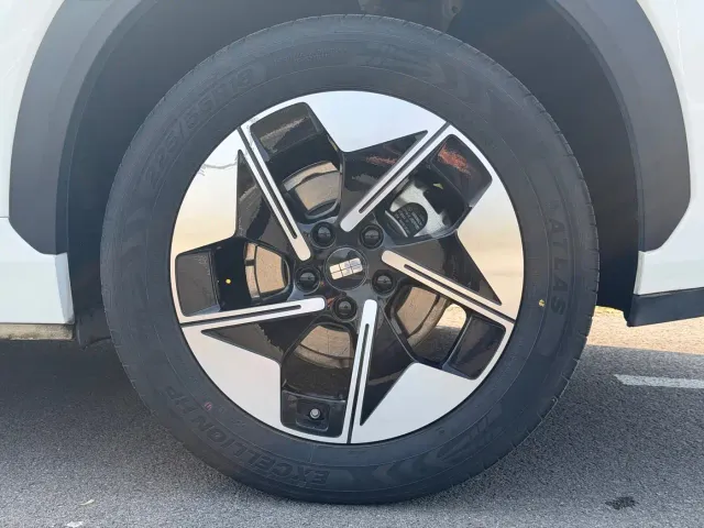 Geely Galaxy E5 — Фото автомобиля 16