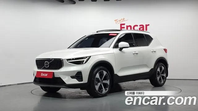 Вольво XC40 B4 Ultimate Bright — Фото автомобиля 8