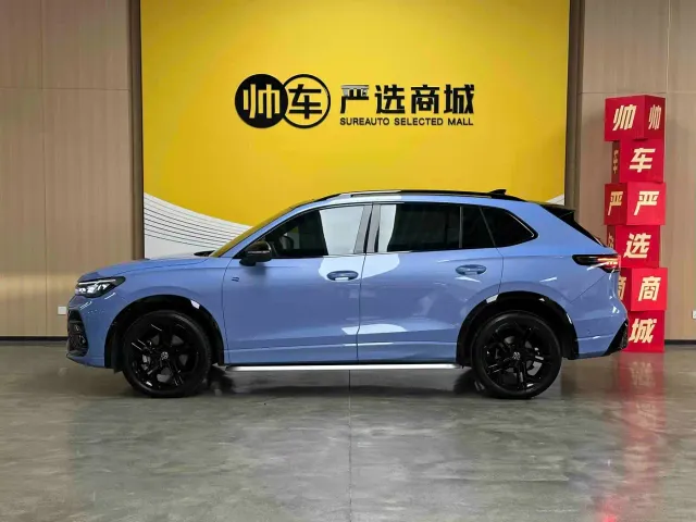 Volkswagen Tiguan L — Фото автомобиля 4