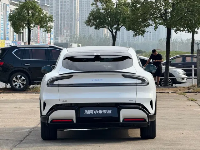 Xiaomi YU7 — Фото автомобиля 12
