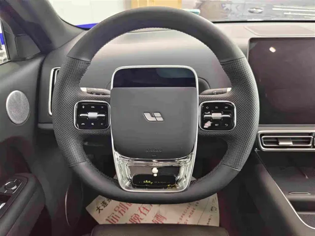Li Auto L9 — Фото автомобиля 11