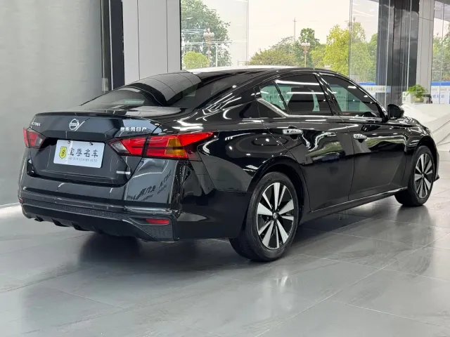 Nissan Teana — Фото автомобиля 6