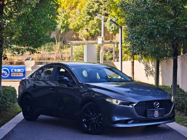 Mazda Axela — Фото автомобиля 3