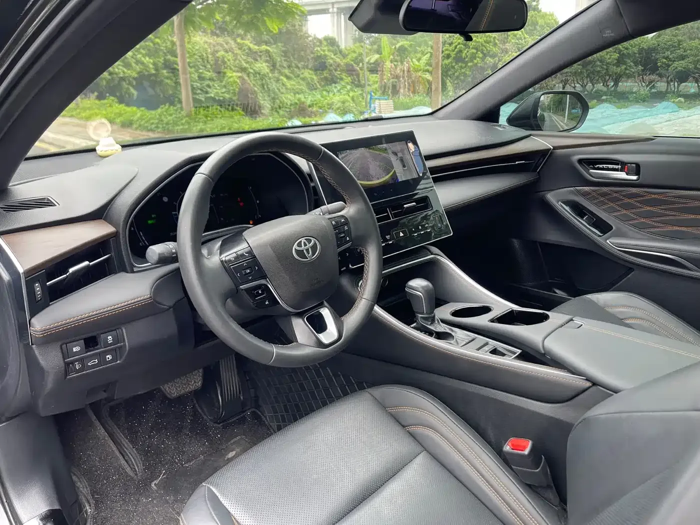 Toyota Avalon 2024 Hybrid 2.0L Luxury Edition — Фото автомобиля 18