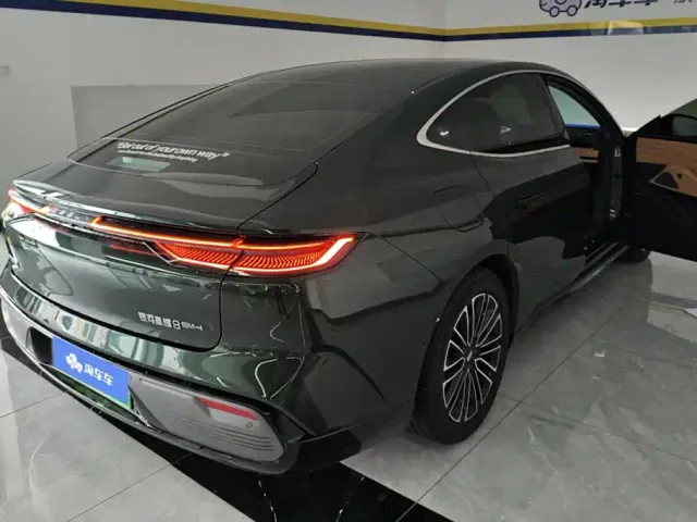 Geely Galaxy Xingyao 8 — Фото автомобиля 3