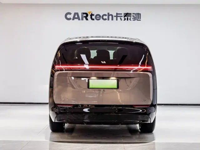 Li Auto MEGA — Фото автомобиля 6