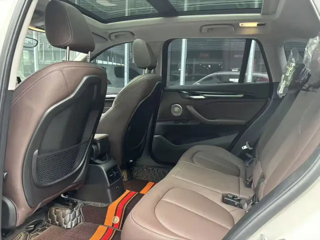 BMW X1 — Фото автомобиля 6