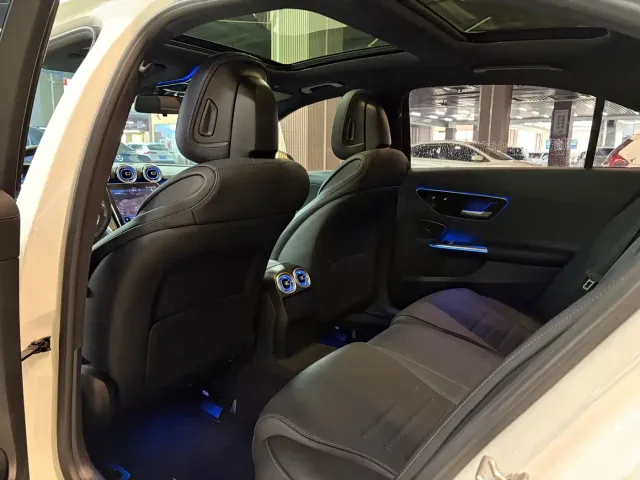 Mercedes-Benz C-Class — Фото автомобиля 8