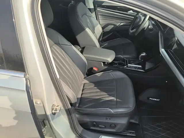 Volkswagen Passat — Фото автомобиля 24