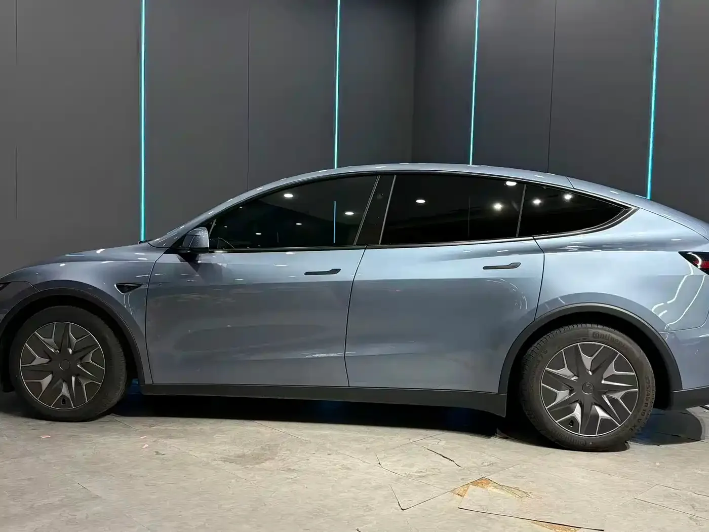 Tesla Model Y L 2025 Facelift Long Range AWD — Фото автомобиля 5