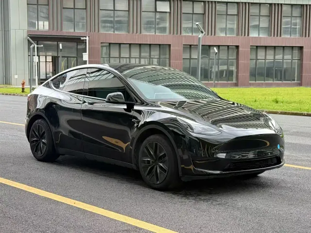 Фотография автомобиля — Tesla Model Y