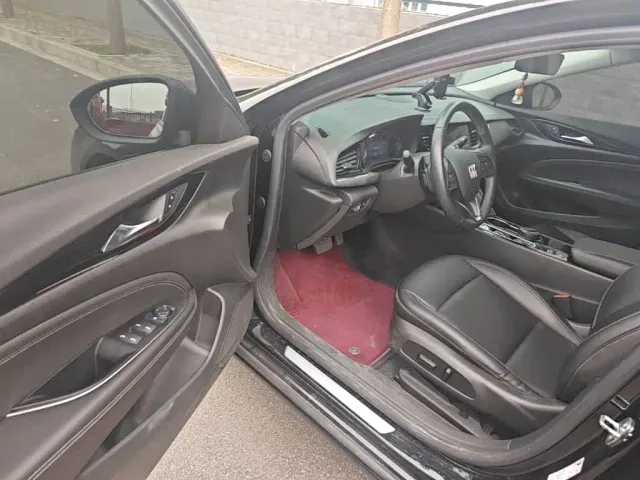 Buick Regal — Фото автомобиля 15