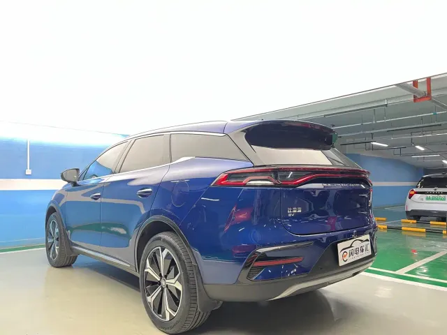 BYD Tang — Фото автомобиля 8
