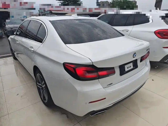 BMW 5 Series — Фото автомобиля 4