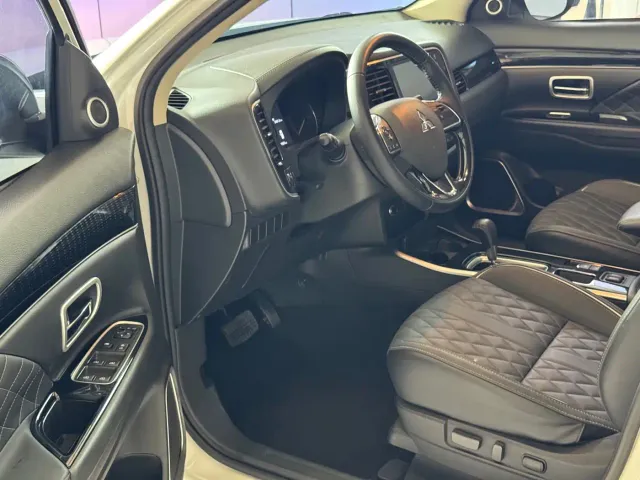 Mitsubishi Outlander — Фото автомобиля 9