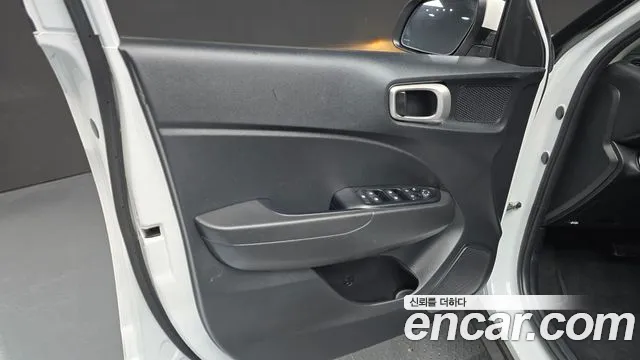 Hyundai Venue — Фото автомобиля 13