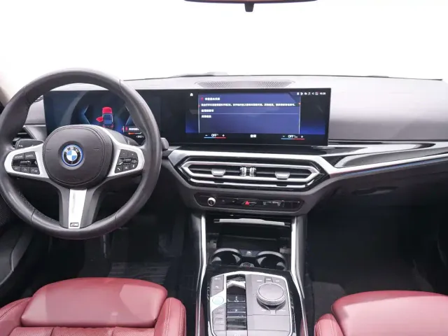 BMW i3 — Фото автомобиля 12