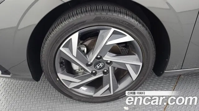 Hyundai Avante CN7 — Фото автомобиля 5