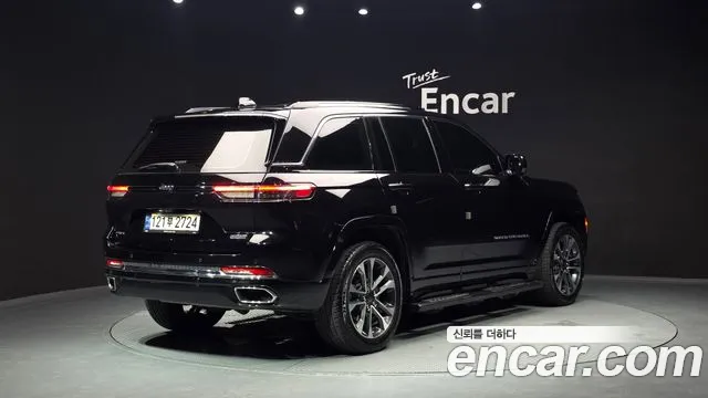 Jeep Cherokee Grand Cherokee(WL) 3.6 Overland — Фото автомобиля 2