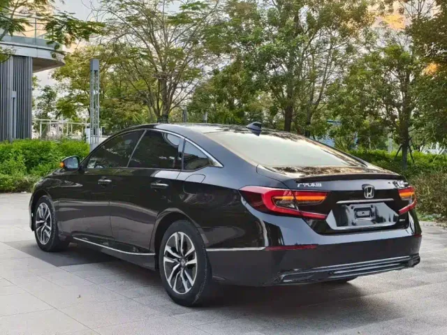 Honda Accord — Фото автомобиля 8