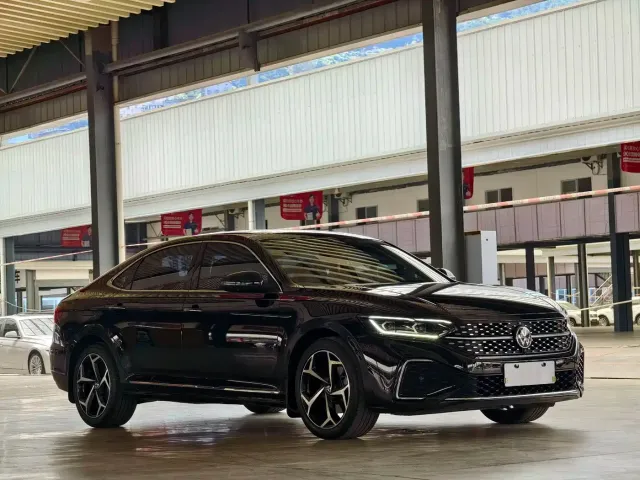 Volkswagen Passat — Фото автомобиля 3