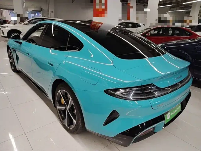Xiaomi SU7 — Фото автомобиля 4