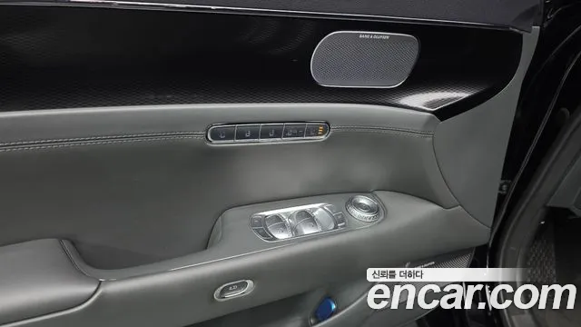 Genesis G90 Бензин 3.5 турбо AWD — Фото автомобиля 12