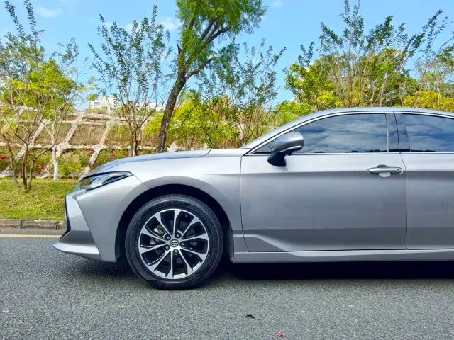 Toyota Avalon — Фото автомобиля 5