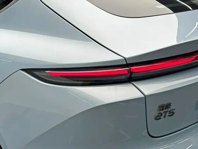 Nio ET5 — Фото автомобиля 10