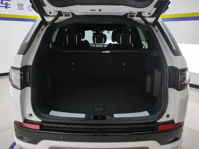 Land Rover Discovery Sport — Фото автомобиля 4
