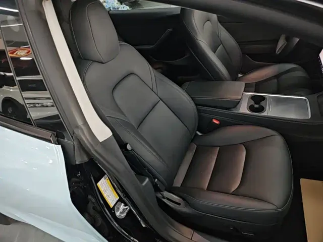 Tesla Model 3 — Фото автомобиля 24
