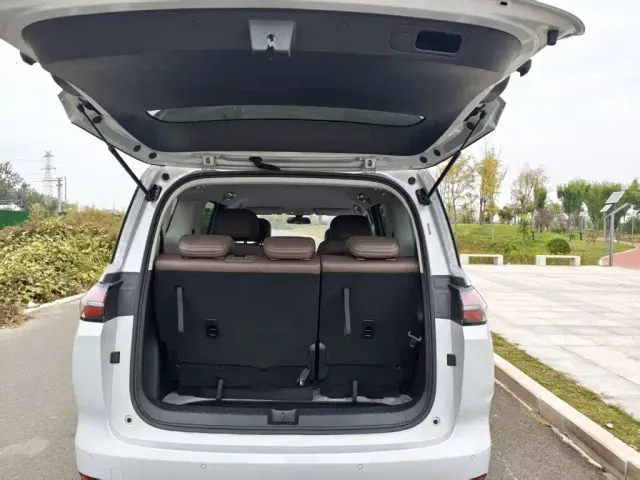 Wuling Starlight 730 — Фото автомобиля 18