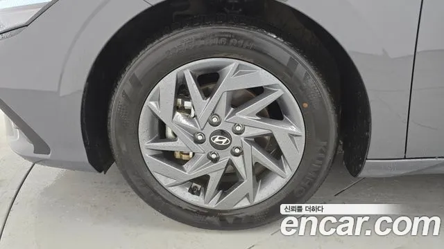Hyundai Avante — Фото автомобиля 5