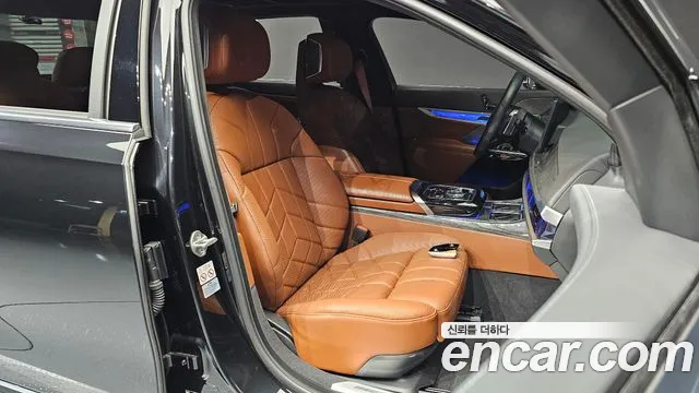 BMW 7 Series G70 — Фото автомобиля 18