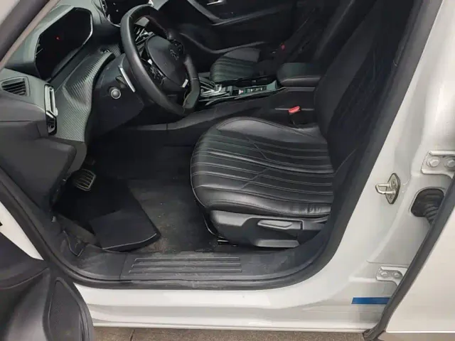 Peugeot 2008 — Фото автомобиля 14