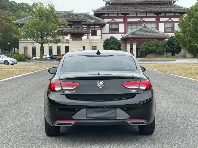 Buick Regal — Фото автомобиля 8