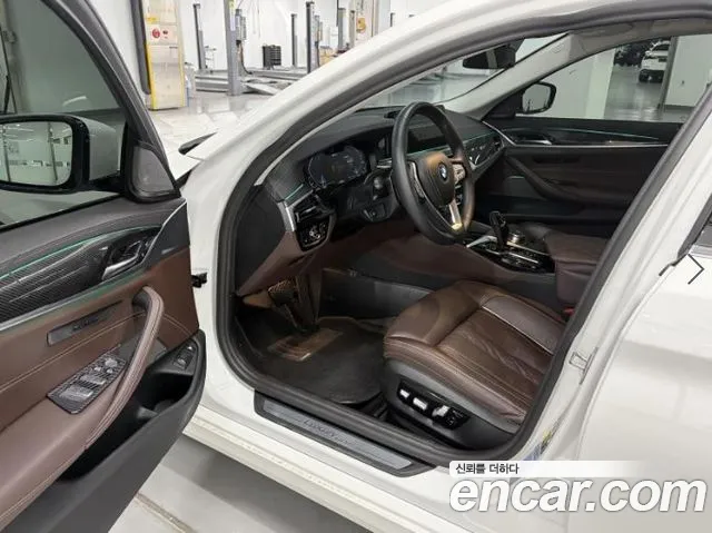 BMW 5 Series G30 — Фото автомобиля 6