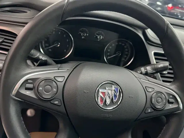 Buick LaCrosse — Фото автомобиля 3
