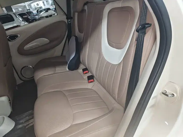 Wuling Bingo — Фото автомобиля 16