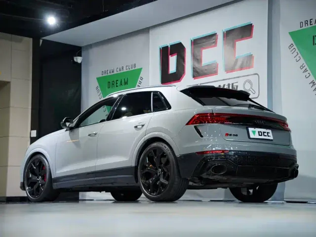 Audi RS Q8 — Фото автомобиля 17