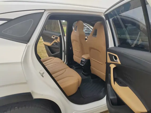 Roewe RX5 — Фото автомобиля 7