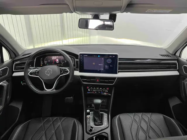 Volkswagen Tiguan L — Фото автомобиля 16