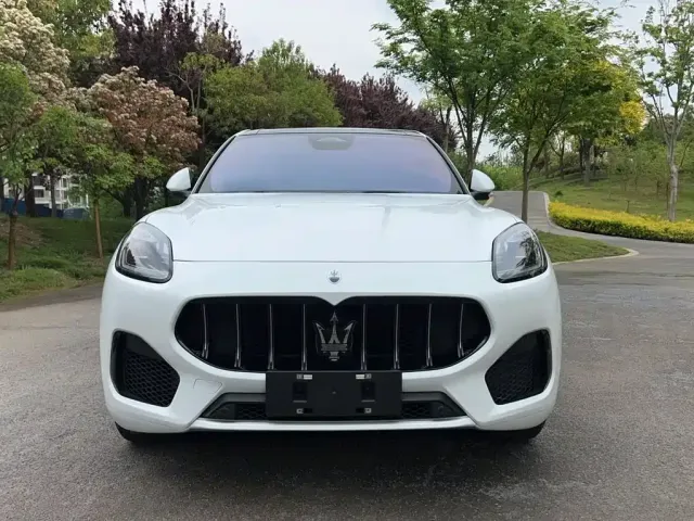 Maserati Grecale — Фото автомобиля 6