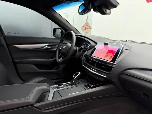 Cadillac CT5 — Фото автомобиля 16