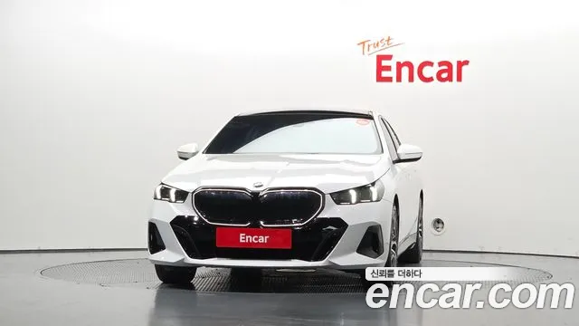 BMW 5-Series — Фото автомобиля 3