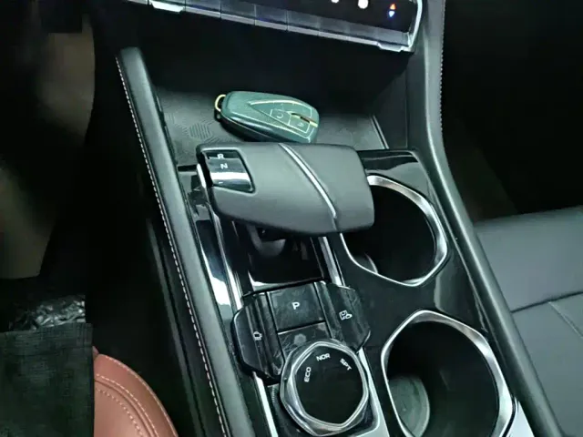 Changan Eado — Фото автомобиля 13