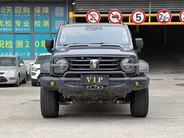 Tank Tank 300 2024 Model 330 3.0T V6 — Фото автомобиля 2