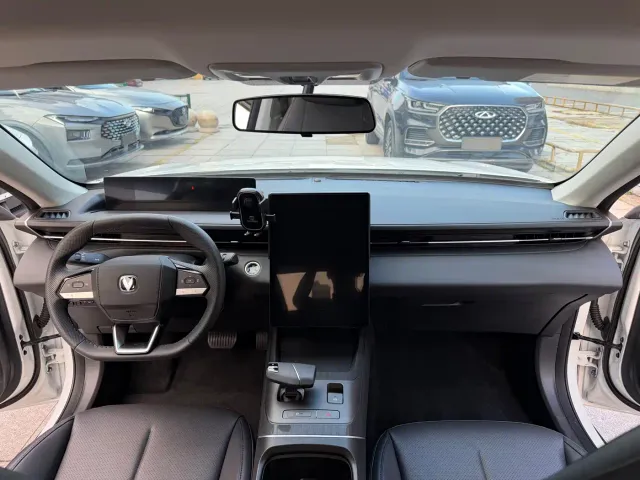 Changan Eado — Фото автомобиля 7