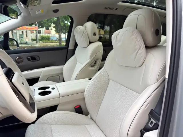 Li Auto i8 — Фото автомобиля 24